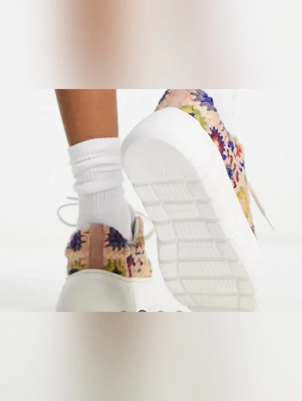Free People "Catch Me If You Can"  Crochet Sneakers Boho Grandma Core  SZ 39/8.5 - Picture 4 of 9